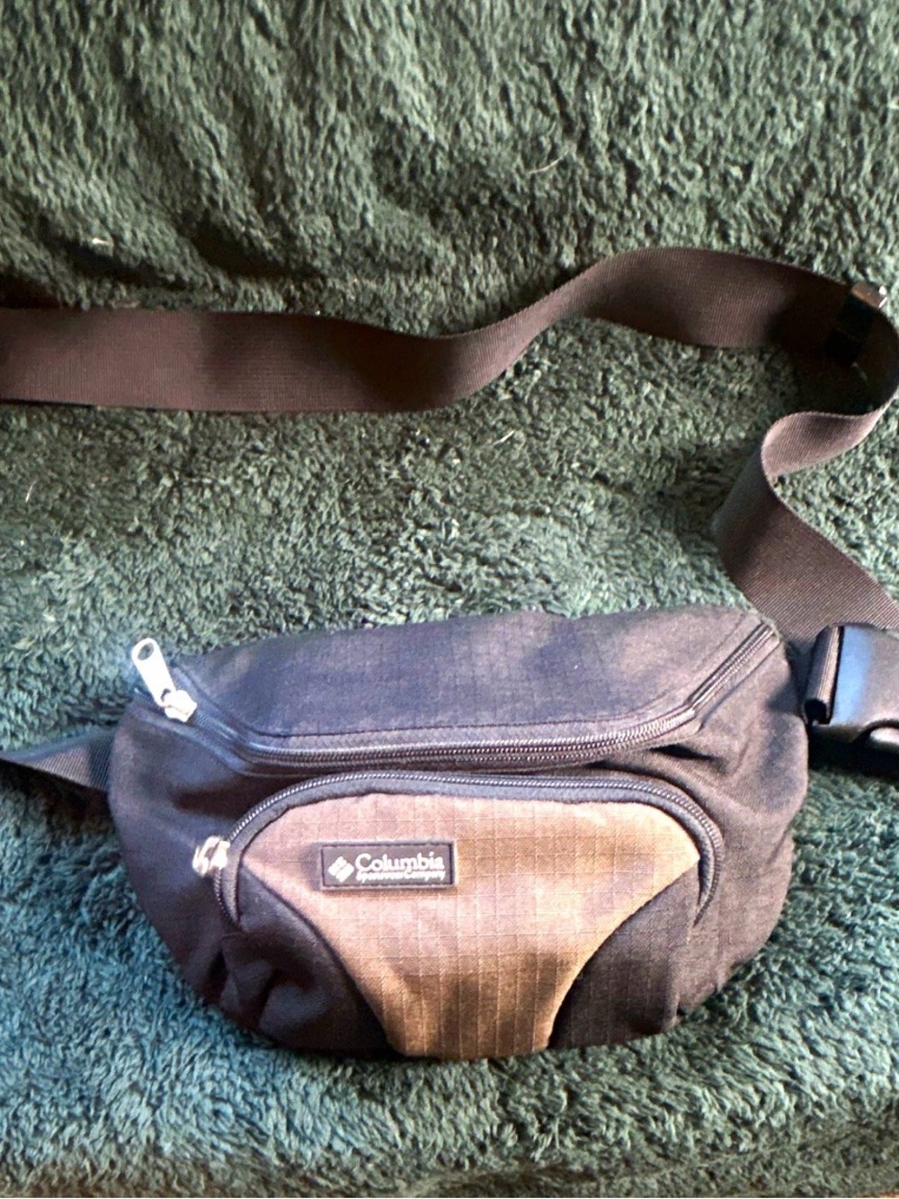 Columbia Two-Tone Black and Brown Waist Pack